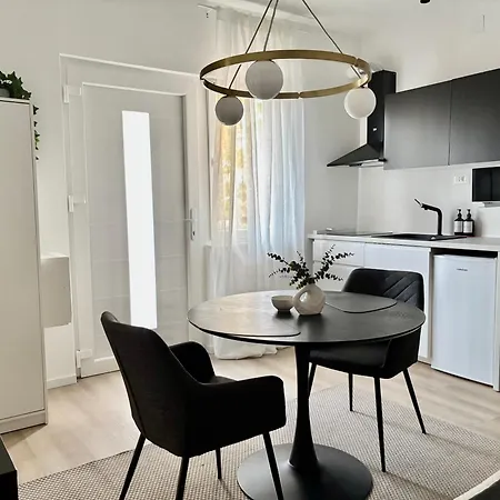 Kantun For Two Apartment